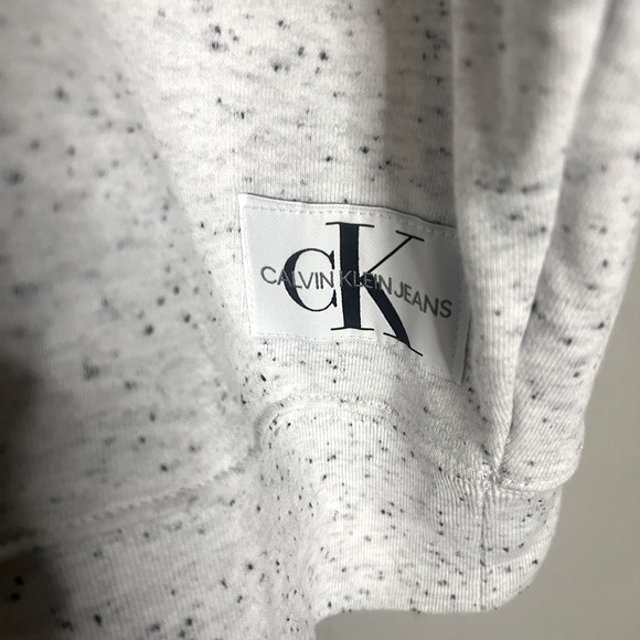 Calvin Klein Crop Top - Picture 3 of 5